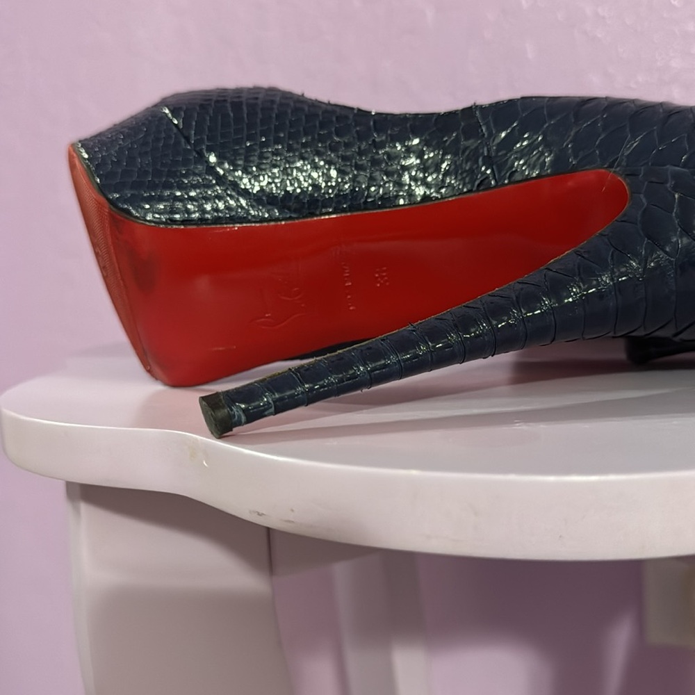 Christian Louboutin Python Snake Skin Peep Toe Pu… - image 4